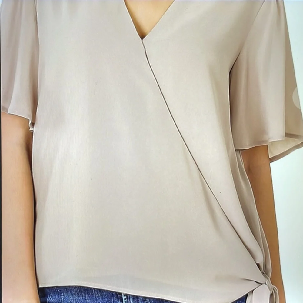 LAST ONE !🔥 Zenanna Billoway wrap blouse ❤️💕🔥 - Picture 2 of 3